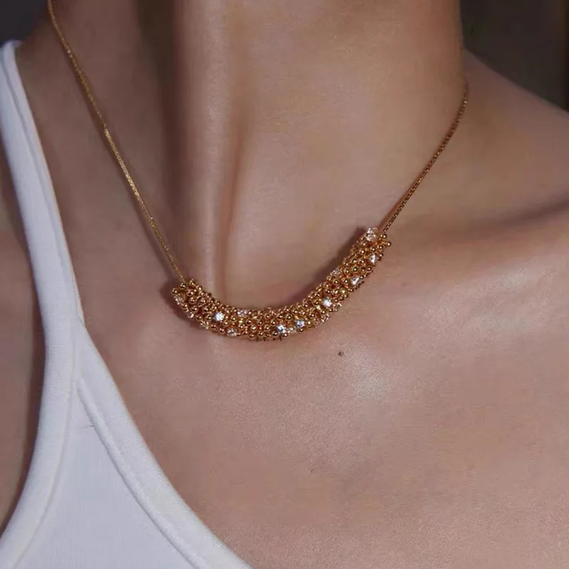 Metal simple clavicle chain for women summer fashion necklace jewelry
Metal simple clavicle chain for women summer fashion necklace jewelry