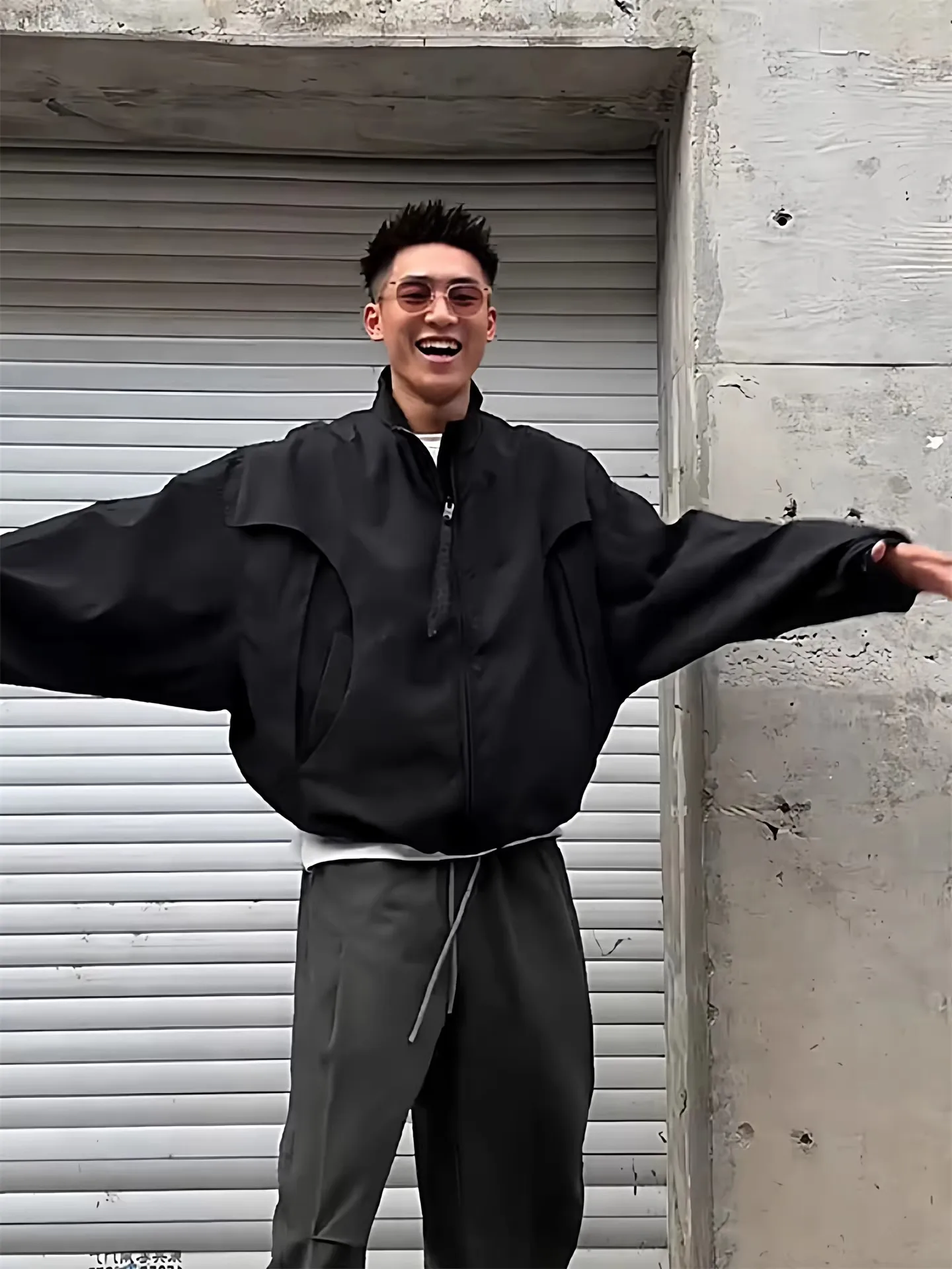 Spring Autumn American Sle ort Batwing Sve Jaet Men's Loose Fit Faionable Stand Collar Windproof Top Zipper Closure
Spring Autumn American Sle ort Batwing Sve Jaet Men's Loose Fit Faionable Stand Collar Windproof Top Zipper Closure