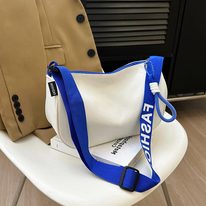 New Fashion Women's Nylon Canvas Bag Casual Shoulder Bag Universal Crossbody Pillow Bag Summer Texture Women's Tote Pouch
New Fashion Women's Nylon Canvas Bag Casual Shoulder Bag Universal Crossbody Pillow Bag Summer Texture Women's Tote Pouch