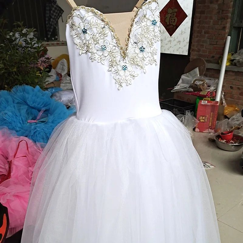 New girls' dance costumes, ballet one-piece dance skirt, V-neck one-piece stage performance skirt
New girls' dance costumes, ballet one-piece dance skirt, V-neck one-piece stage performance skirt