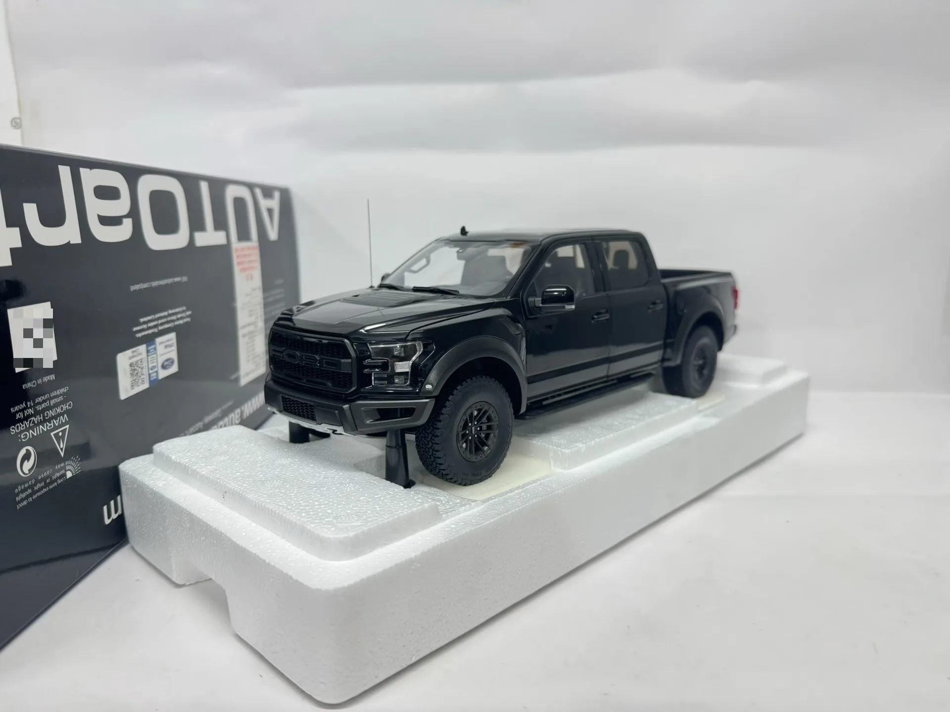 Autoart 1:18 F150 Pickup Blakc Simulation Limited Edition All Open Alloy Metal Static Car Model Toy Gift
Autoart 1:18 F150 Pickup Blakc Simulation Limited Edition All Open Alloy Metal Static Car Model Toy Gift