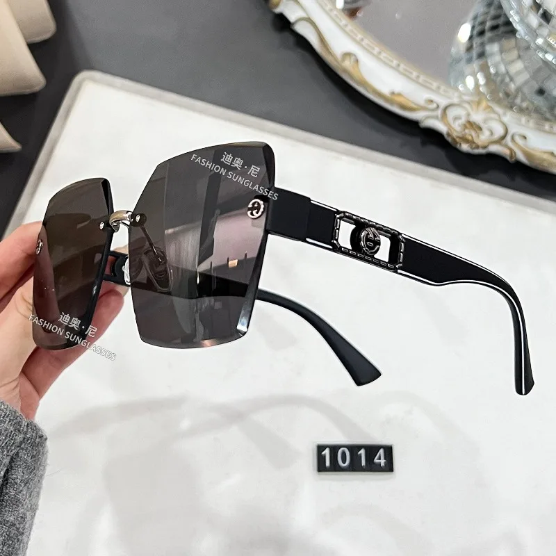 2025 Rimless Crystal Cut Sunglasses, HD Polarized UV400 Luxury Lightweight Fashion Unisex Anti-Glare Driving
2025 Rimless Crystal Cut Sunglasses, HD Polarized UV400 Luxury Lightweight Fashion Unisex Anti-Glare Driving