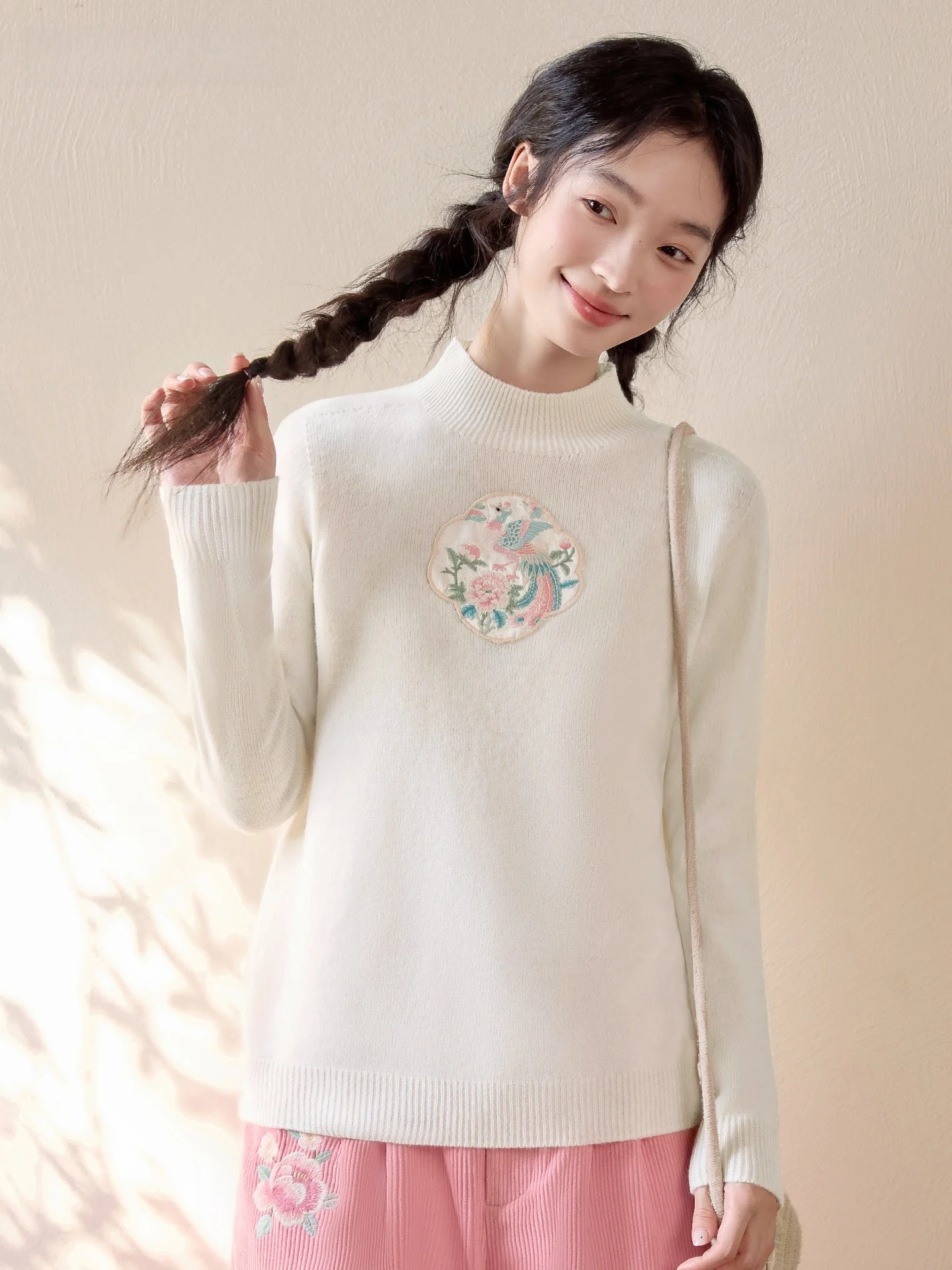 Теплый вязаный шерстяной свитер с вышивкой для женщин, с высоким воротником, термо, с цветочным узором, для повседневной носки
Теплый вязаный шерстяной свитер с вышивкой для женщин, с высоким воротником, термо, с цветочным узором, для повседневной носки