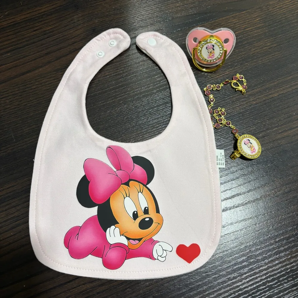 2026 Baby pacifier newborn bib cartoon-printed baby bib BPA-free silicone baby nipple baby pacifier clip Kawaii feeding set
2026 Baby pacifier newborn bib cartoon-printed baby bib BPA-free silicone baby nipple baby pacifier clip Kawaii feeding set