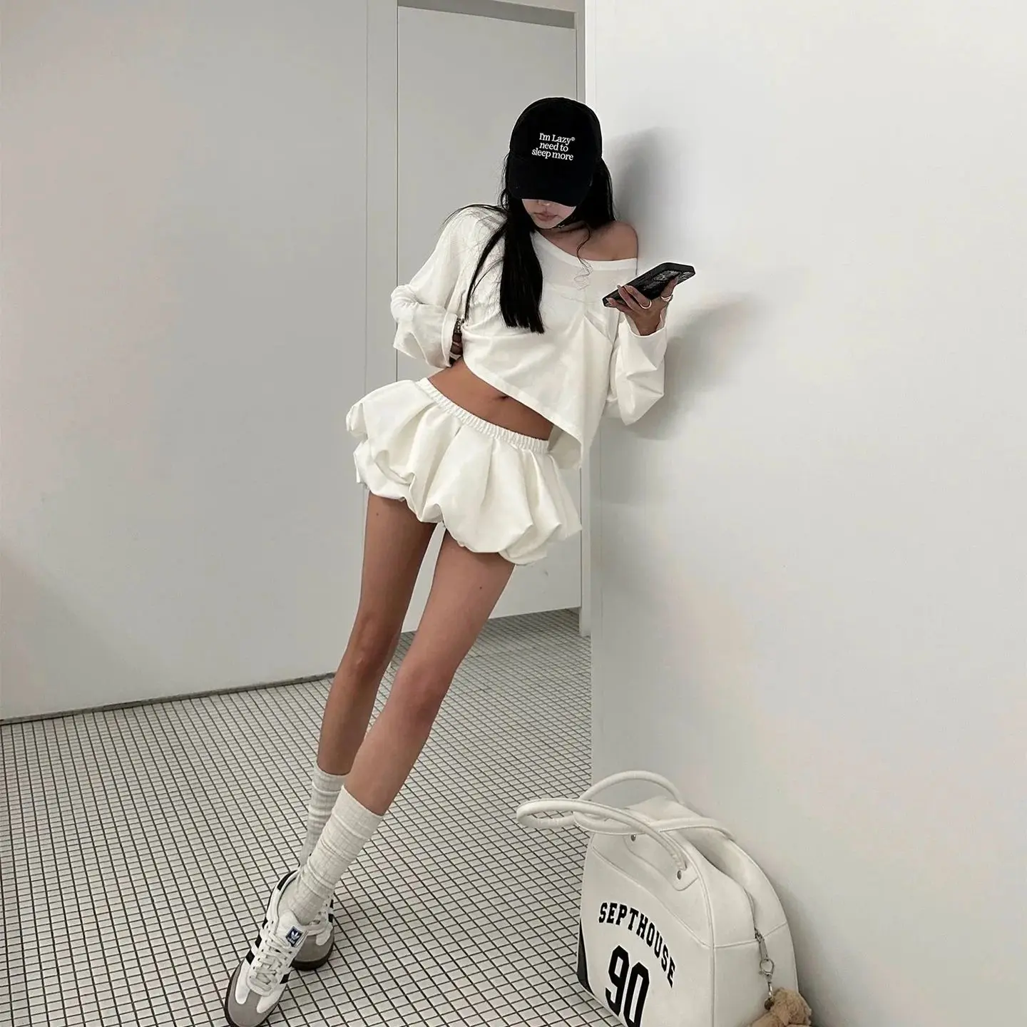 Y2k Эстетическая американская свободная ленивая уличная одежда Комплекты из двух предметов Панк Сексуальная футболка с открытыми плечами Эластичная талия Пышная короткая юбка
Y2k Эстетическая американская свободная ленивая уличная одежда Комплекты из двух предметов Панк Сексуальная футболка с открытыми плечами Эластичная талия Пышная короткая юбка