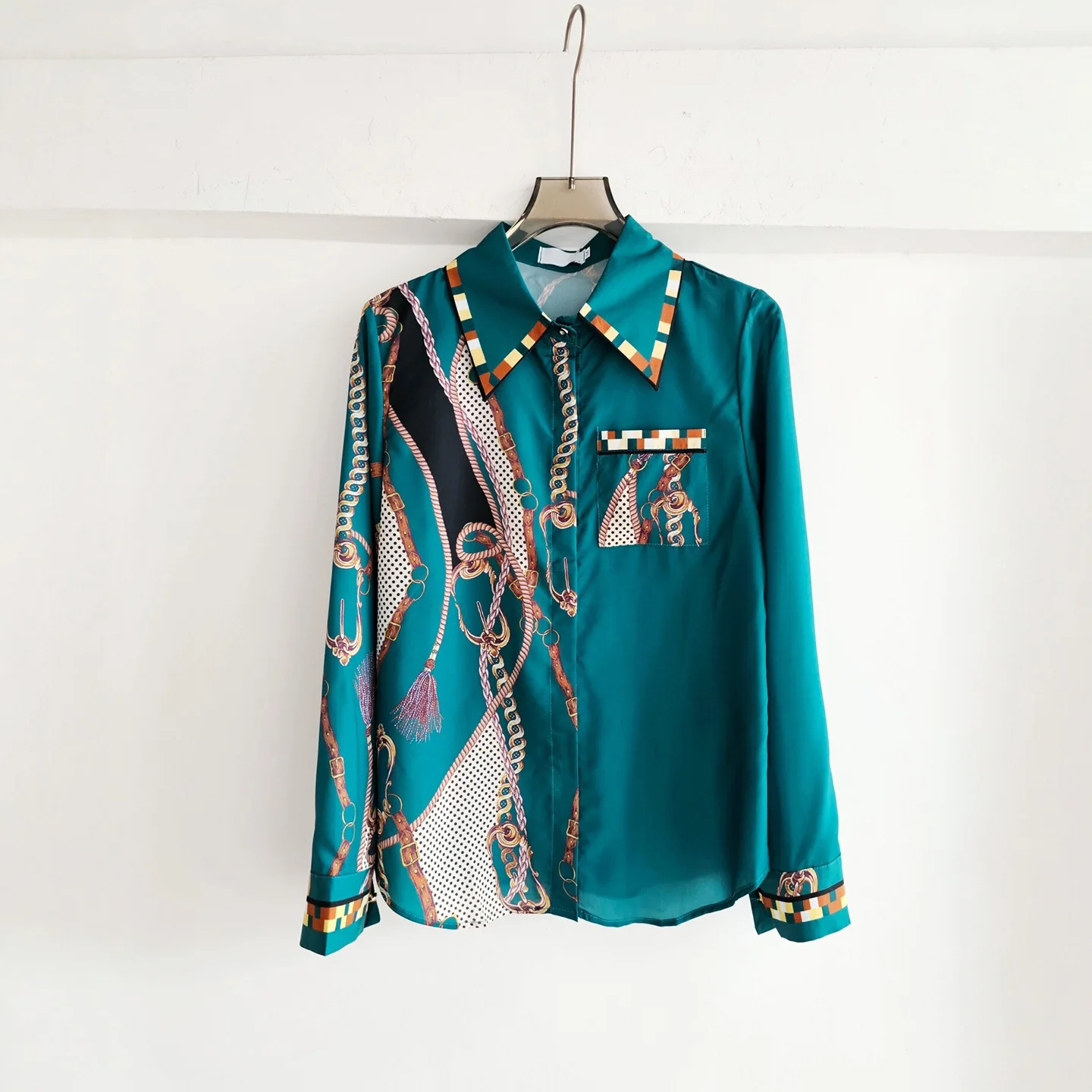 French Style Women Streetwear Long Sleeve Shirt Brand Designer Casual Lapel Satin Printed Shirt Lady Blouses Camisas De Mujer
French Style Women Streetwear Long Sleeve Shirt Brand Designer Casual Lapel Satin Printed Shirt Lady Blouses Camisas De Mujer