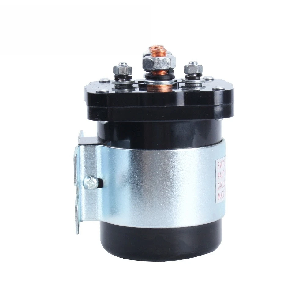 Реле генератора 3050692 24В
Реле генератора 3050692 24В