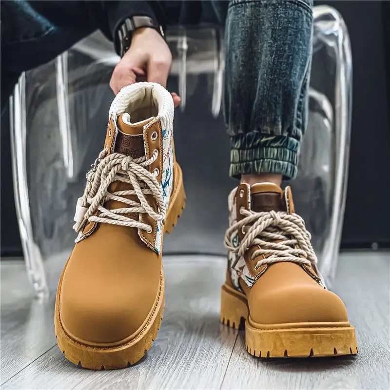 2024, весенне-осенние новые мужские нишевые модные мотоциклетные ботинки-карго в британском стиле, высокие туфли на шнуровке с толстой подошвой в стиле пэчворк и принтом 
2024, весенне-осенние новые мужские нишевые модные мотоциклетные ботинки-карго в британском стиле, высокие туфли на шнуровке с толстой подошвой в стиле пэчворк и принтом