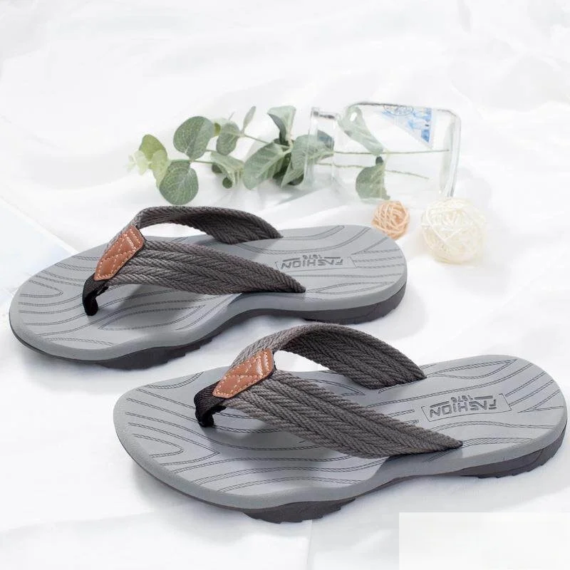 New Summer Men's Casual Trendy Rubber Thick Bottom Clog Beach Slippers Denim Fabric Slip-On Sandals Comfortable Breathable
New Summer Men's Casual Trendy Rubber Thick Bottom Clog Beach Slippers Denim Fabric Slip-On Sandals Comfortable Breathable