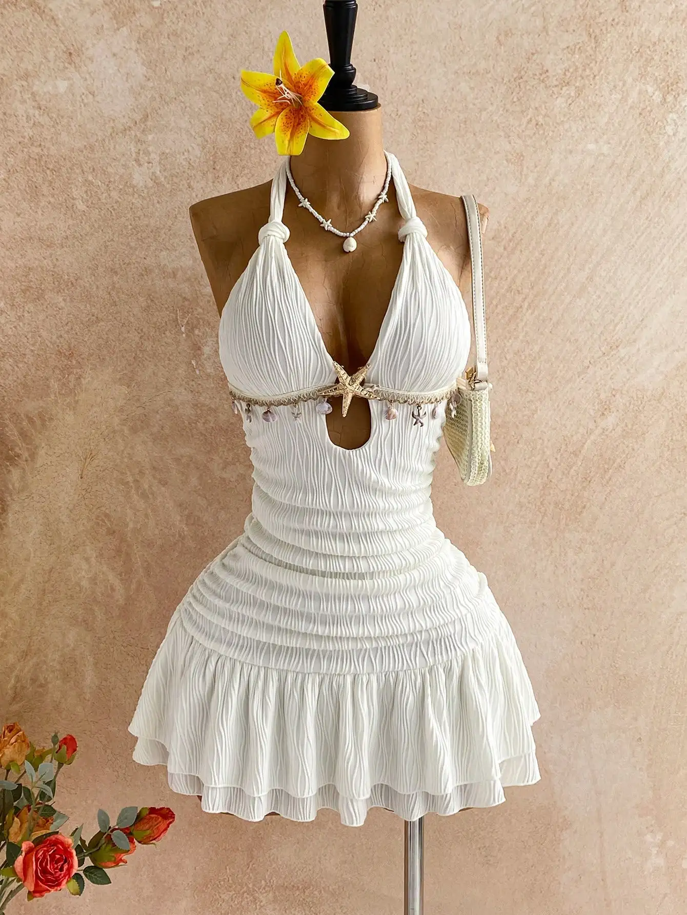 White Halter Twist Bodycon Mini Dress with Shell & Starfish Decor, Beach Resort Summer Outfit
White Halter Twist Bodycon Mini Dress with Shell & Starfish Decor, Beach Resort Summer Outfit