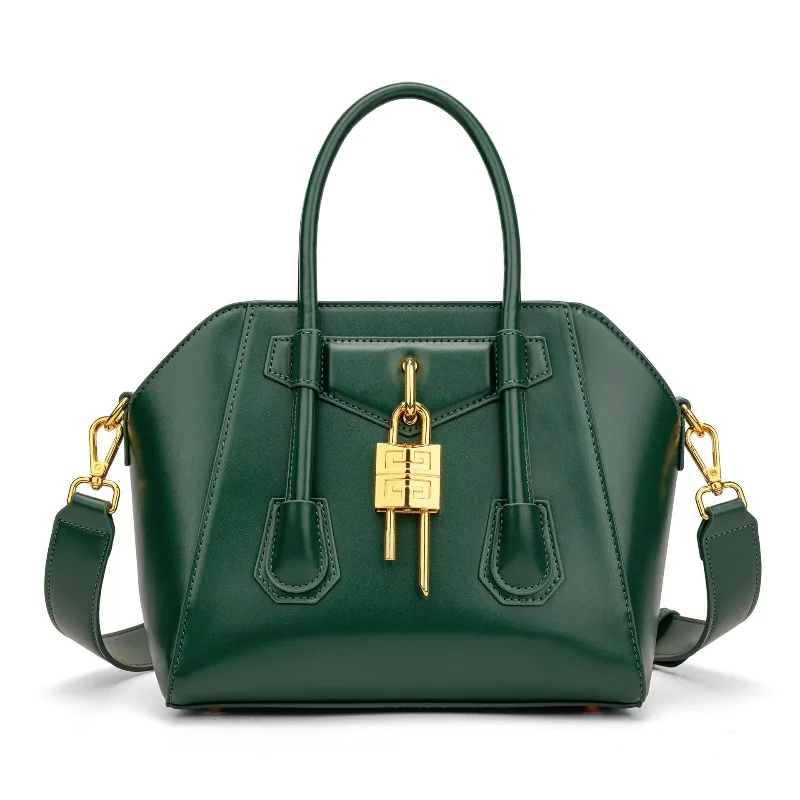 Designer Elegant Large Tote Diaper Bag: Luxury Crossbody Messenger Bag For Women With Vintage Style And Unique Leather Look
Designer Elegant Large Tote Diaper Bag: Luxury Crossbody Messenger Bag For Women With Vintage Style And Unique Leather Look