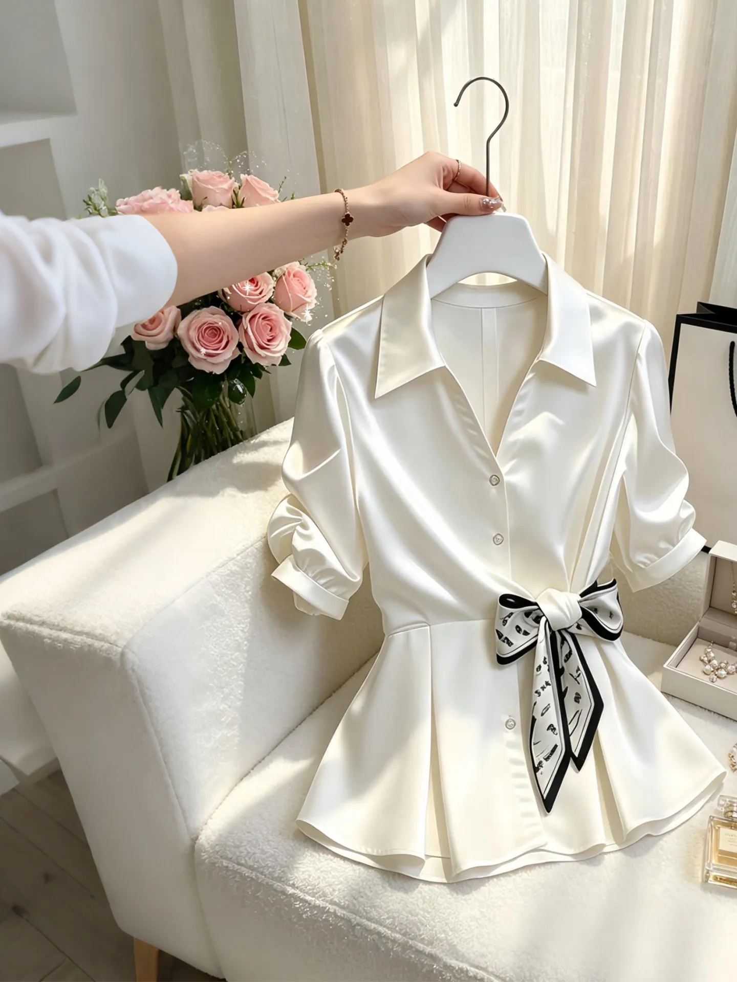 Elegant Short Sleeve Shirt Women's Fashion Slim Fit Turn-down Collar Breathable Korean Style Office Commute Summer New Arrival
Elegant Short Sleeve Shirt Women's Fashion Slim Fit Turn-down Collar Breathable Korean Style Office Commute Summer New Arrival