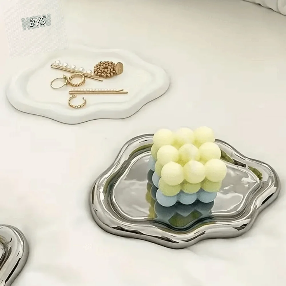 Ceramic Jewelry Storage Tray Light Luxury Elegant Cloud Shape Tray INS Decorative Earrings Necklace Display Plates Birthday Gift
Ceramic Jewelry Storage Tray Light Luxury Elegant Cloud Shape Tray INS Decorative Earrings Necklace Display Plates Birthday Gift