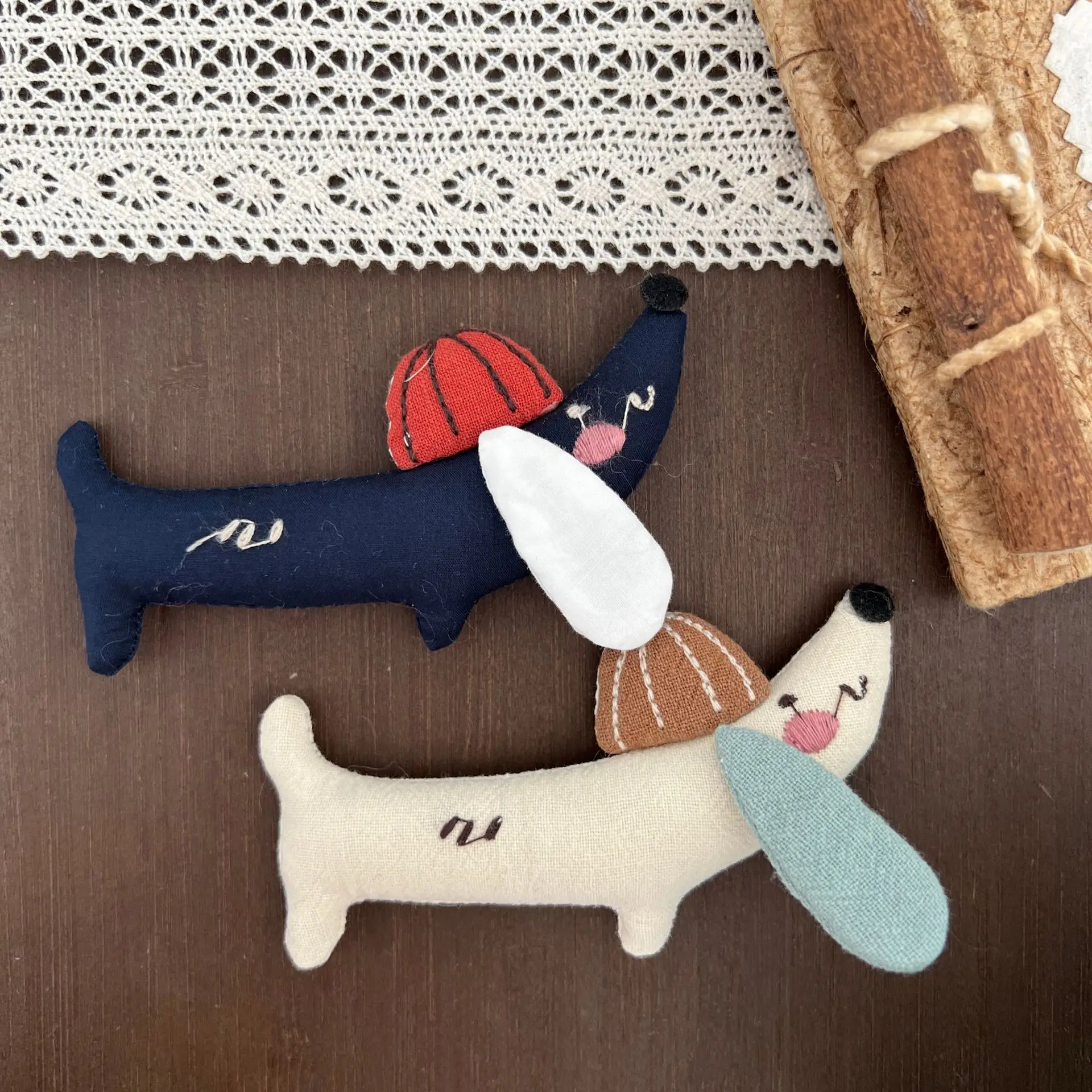 New Cartoon Balloon Dog Stuffed Fabric Brooch for DIY Hair Clip Shoes Bag Keychain Decoration Fashion Accessory
New Cartoon Balloon Dog Stuffed Fabric Brooch for DIY Hair Clip Shoes Bag Keychain Decoration Fashion Accessory