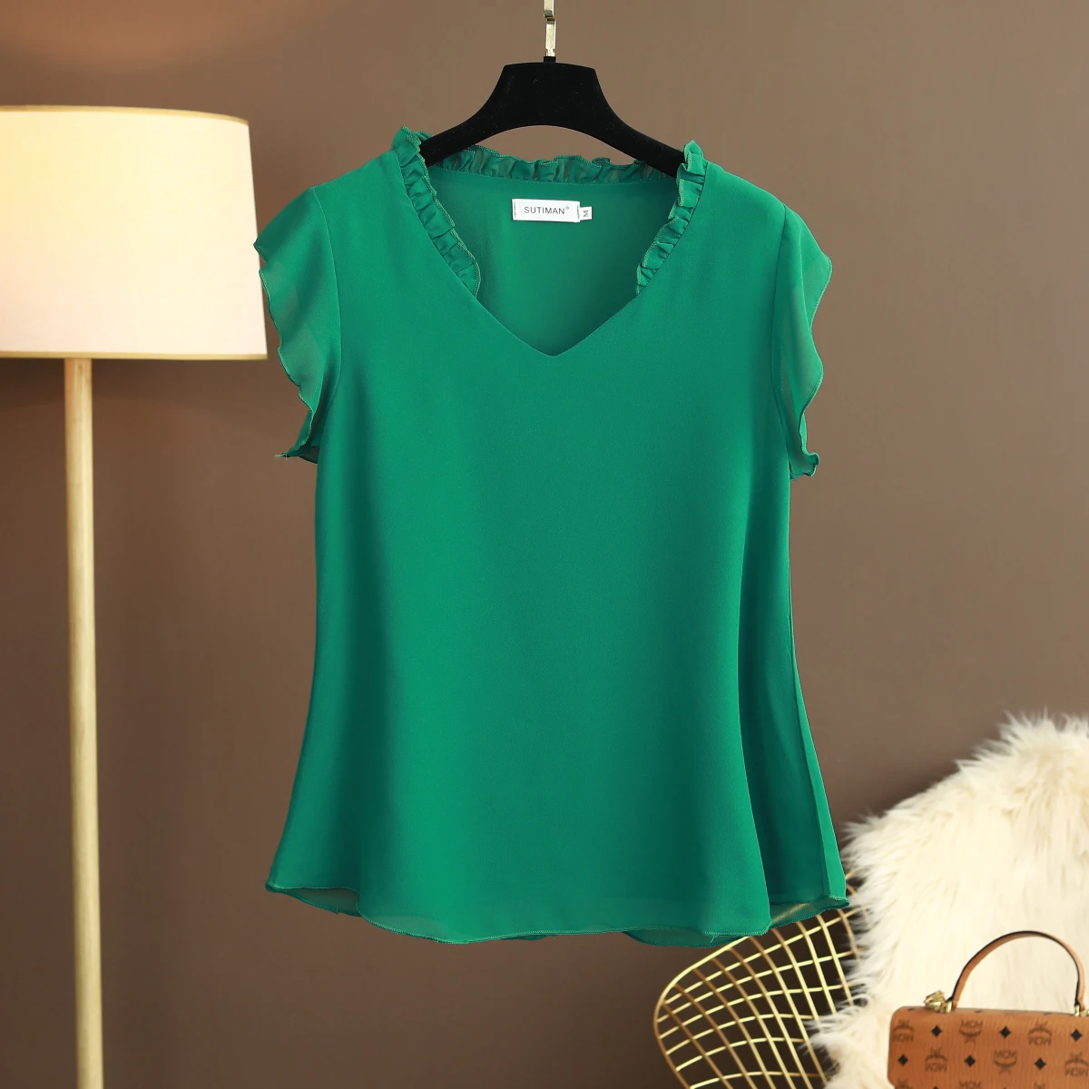 Banerdanni Women's Blouse Tops 2023 Fashion Brand Plus Size Casual Chiffon Shirt Beach Daily All-match Top Pure Color Sexy Vest
Banerdanni Women's Blouse Tops 2023 Fashion Brand Plus Size Casual Chiffon Shirt Beach Daily All-match Top Pure Color Sexy Vest