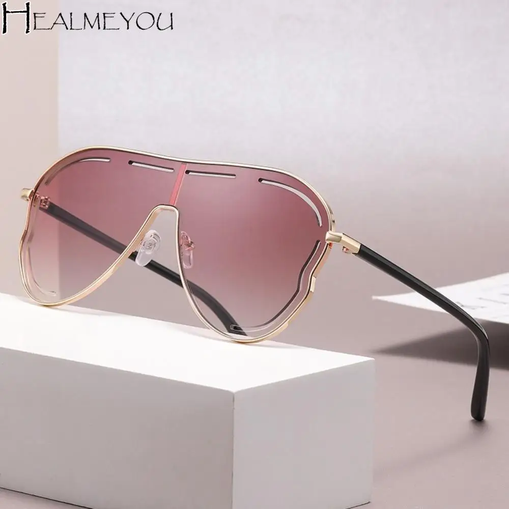 Classic Big Frame Pilot Sunglasses Hollow Oversized Women Sunglasses Costume Accessory Lightweight Anti-UV Glasses Daily
Classic Big Frame Pilot Sunglasses Hollow Oversized Women Sunglasses Costume Accessory Lightweight Anti-UV Glasses Daily