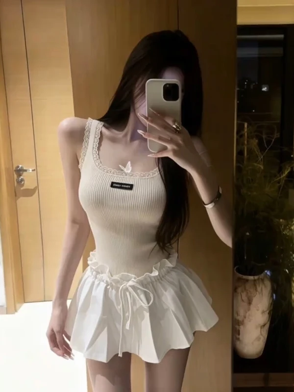 Sweet Pure Lace Trim U-Neck Strap Vest Skirt Pants Set Women's Slimming Summer Two-Piece Suit High Waist Knot
Sweet Pure Lace Trim U-Neck Strap Vest Skirt Pants Set Women's Slimming Summer Two-Piece Suit High Waist Knot