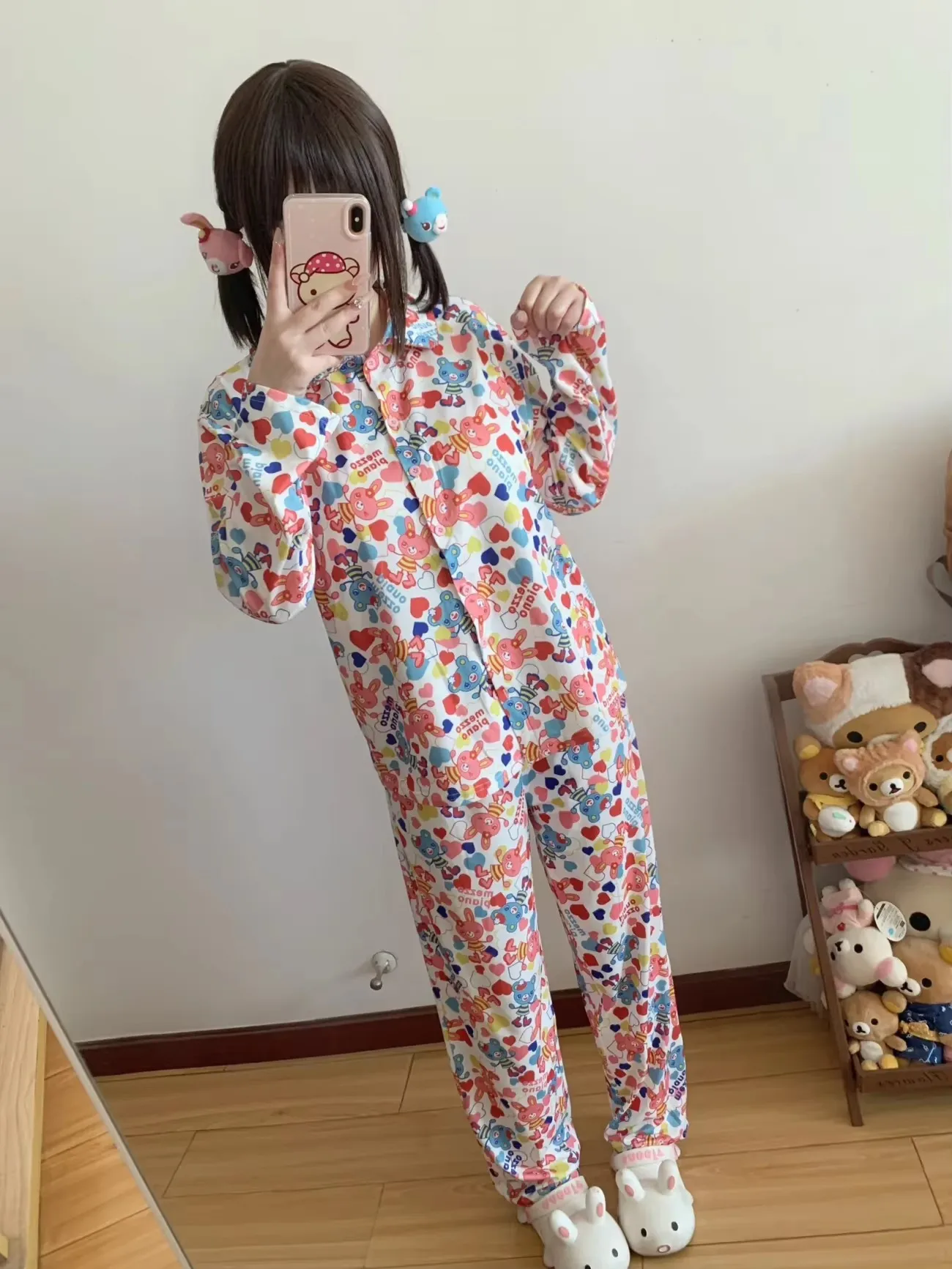 Sweet Cartoon Printed Cute Pajamas Suits Single Breasted Long Sleeved Nightshirt + Loose Straight Leg Pajama Pants 2 Piece Sets
Sweet Cartoon Printed Cute Pajamas Suits Single Breasted Long Sleeved Nightshirt + Loose Straight Leg Pajama Pants 2 Piece Sets
