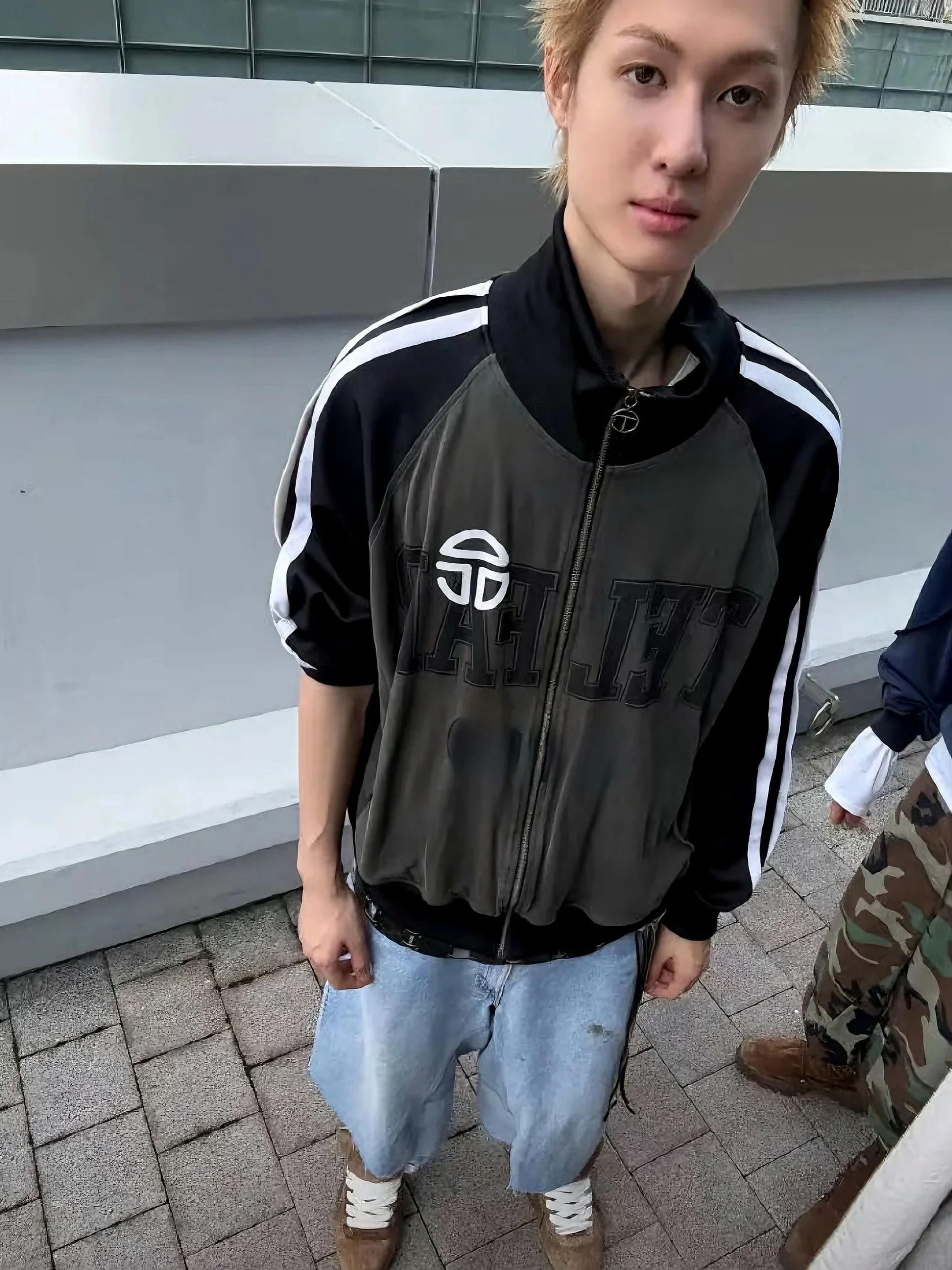Vintage Washed Distressed Print Zipper Double Cloth Sports Jacket Outerwear Cotton Loose Fit Long Sleeve Youth Casual
Vintage Washed Distressed Print Zipper Double Cloth Sports Jacket Outerwear Cotton Loose Fit Long Sleeve Youth Casual