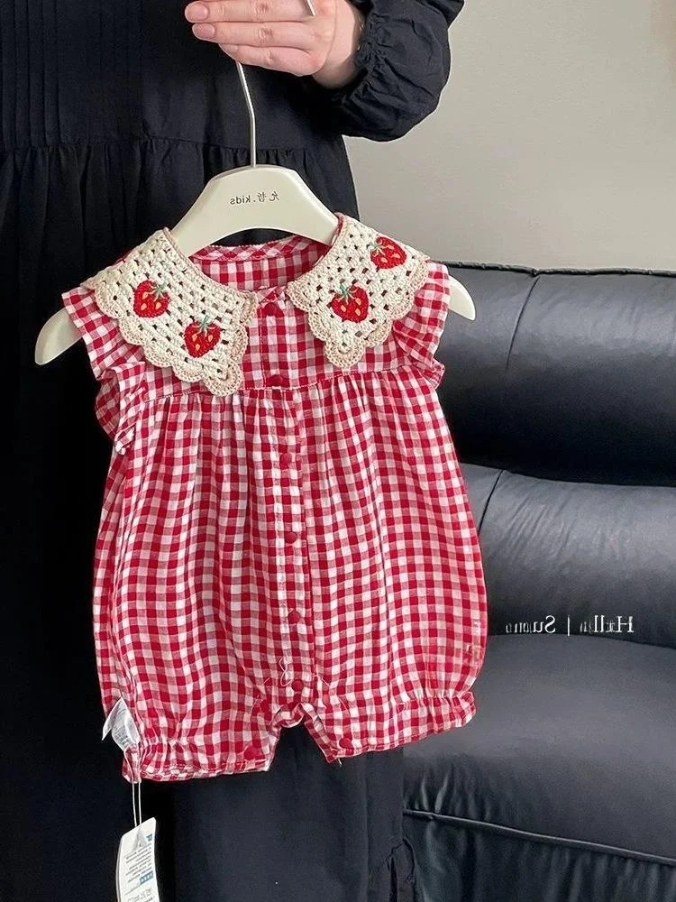 Baby Summer Outfit New Sle Girl Baby Rer Ruffle Stberries Plaid Svel Thin for 00 Days Outdoor Faion Set
Baby Summer Outfit New Sle Girl Baby Rer Ruffle Stberries Plaid Svel Thin for 00 Days Outdoor Faion Set