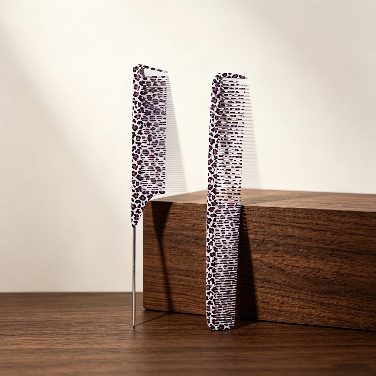 2-piece/set leopard print pattern comb set, pointed tail comb, smooth hair comb, smooth combing, Special for real hair wigs
2-piece/set leopard print pattern comb set, pointed tail comb, smooth hair comb, smooth combing, Special for real hair wigs