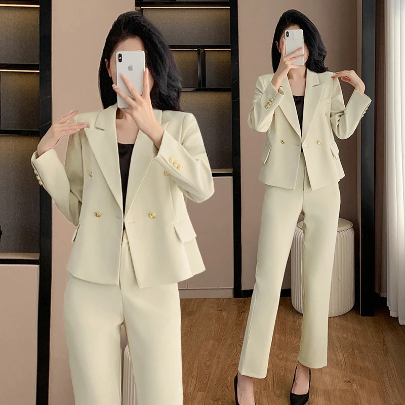 Elegant Women's Short Blazer for Spring and Autumn, Casual and Chic, Suitable for Petite Ladies, Stylish Professional Suit
Elegant Women's Short Blazer for Spring and Autumn, Casual and Chic, Suitable for Petite Ladies, Stylish Professional Suit