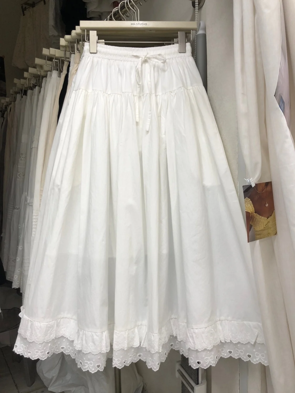 Gentle Wind White Lace Trim Splice Mid-Length A-Line Skirt Women's High Waist Drawstring Korean Style Long Skirt
Gentle Wind White Lace Trim Splice Mid-Length A-Line Skirt Women's High Waist Drawstring Korean Style Long Skirt
