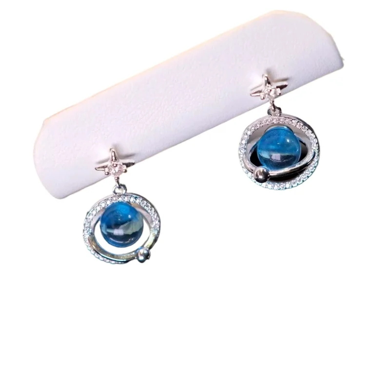 Shining white niche micro-inlaid zircon blue three-dimensional planet silver stud earrings jewelry
Shining white niche micro-inlaid zircon blue three-dimensional planet silver stud earrings jewelry