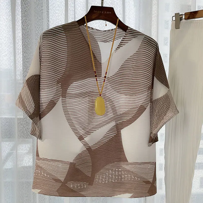 All-match fashionable t shirt bottoming top women 2023 summer new thin o neck temperament age-reducing printed pleated t shirt
All-match fashionable t shirt bottoming top women 2023 summer new thin o neck temperament age-reducing printed pleated t shirt