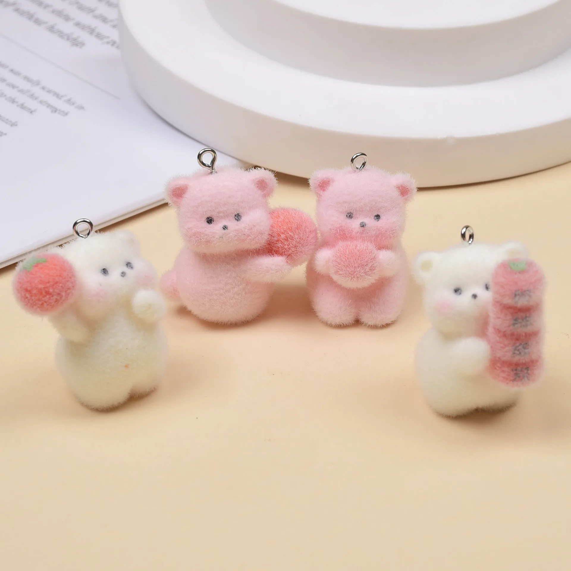 3Pcs Flocked Pendant Cute Cartoon Harvest Little Bear DIY Resin Charm Keychain Phone Chain Backpack Accessory Material
3Pcs Flocked Pendant Cute Cartoon Harvest Little Bear DIY Resin Charm Keychain Phone Chain Backpack Accessory Material