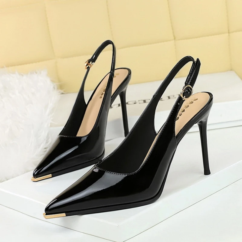 Fashionable Simple Patent Leather Pointed High Heel Shoes Slim Heels Single Shoes Behind Empty Back Trip Strap Women's Shoes
Fashionable Simple Patent Leather Pointed High Heel Shoes Slim Heels Single Shoes Behind Empty Back Trip Strap Women's Shoes