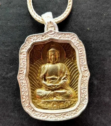 Xizang, Китай, серебряная резка, Sakyamuni, золото, ожерелье «Кулон Будда» Amulet
Xizang, Китай, серебряная резка, Sakyamuni, золото, ожерелье «Кулон Будда» Amulet