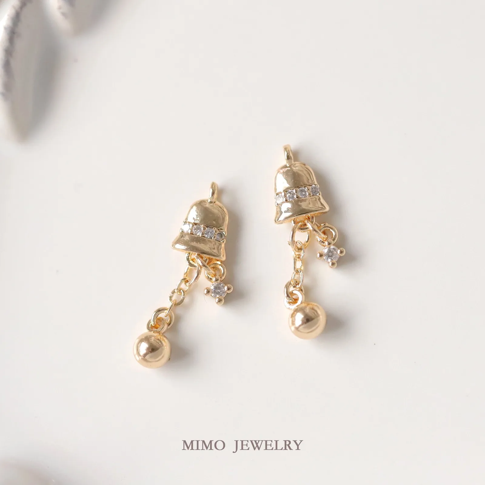 Рождественский циркон, маленький колокольчик, подвески с кисточками, подвески, принадлежности, сделай сам, ручная латунь, позолоченные аксессуары 21X6 мм
Рождественский циркон, маленький колокольчик, подвески с кисточками, подвески, принадлежности, сделай сам, ручная латунь, позолоченные аксессуары 21X6 мм