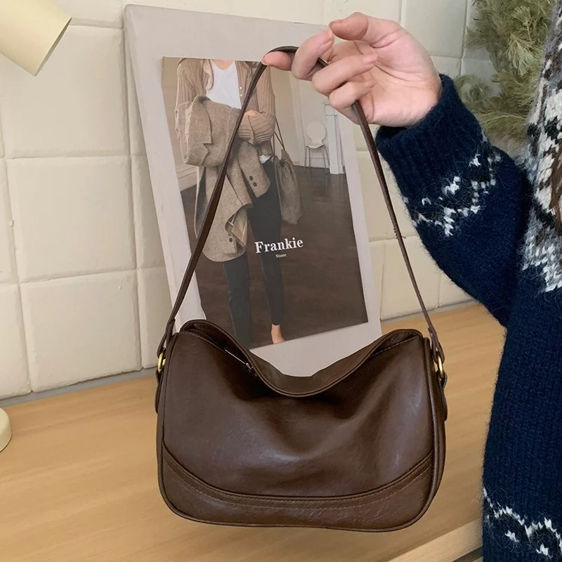 Niche Design Women New Retro Shoulder Bags Girls Fashion Maillard Style Dumpling Bag Lady Daily Versatile Handbag
Niche Design Women New Retro Shoulder Bags Girls Fashion Maillard Style Dumpling Bag Lady Daily Versatile Handbag
