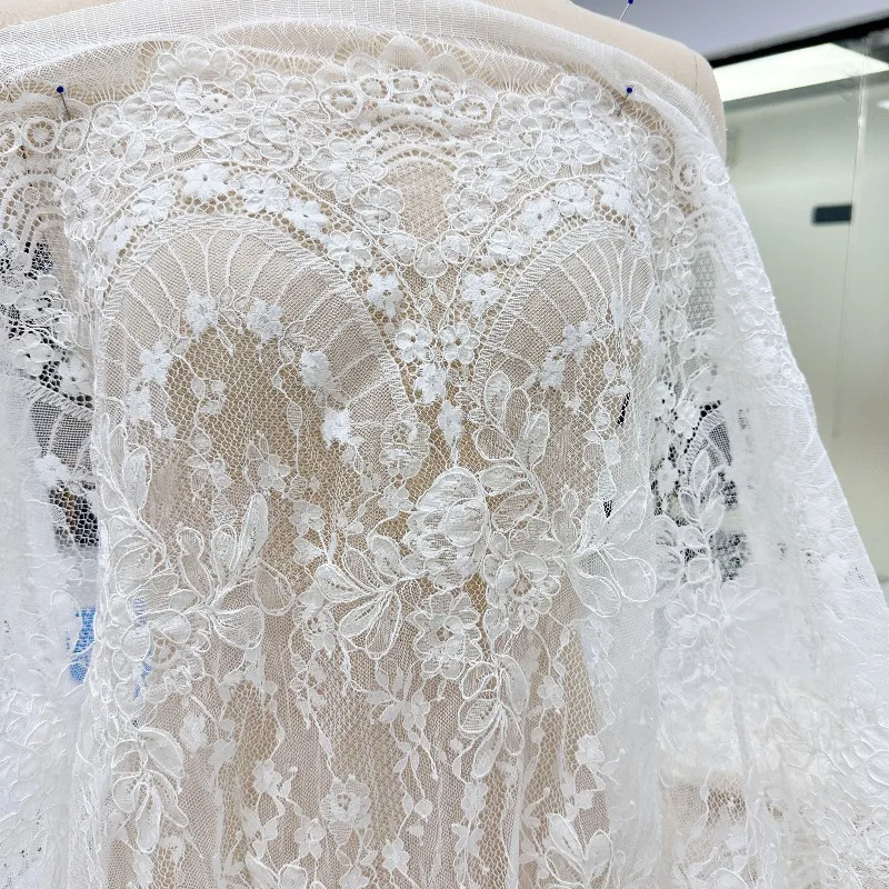 3m One Piece Off - white Ex - factory Delicate Hand - made Twisted and Sewn Eyelash Lace Trim for Bridal Veil and Shawl
3m One Piece Off - white Ex - factory Delicate Hand - made Twisted and Sewn Eyelash Lace Trim for Bridal Veil and Shawl