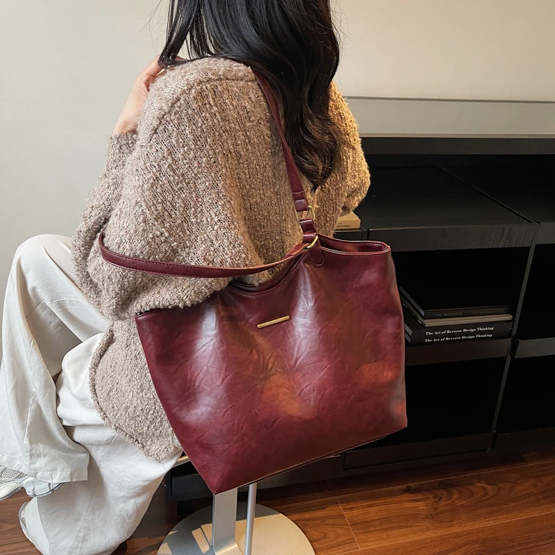 Fashion Icon Diaper Bag Women's Leather Tote Luxury Crossbody Bag Vintage Minimalist Designer Large Capacity Elegant
Fashion Icon Diaper Bag Women's Leather Tote Luxury Crossbody Bag Vintage Minimalist Designer Large Capacity Elegant