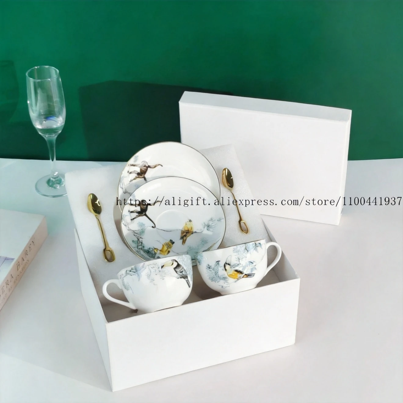 Luxury Jungle Bone China Coffee Cup Saucer Set Elegant Afternoon Tea Gift Box Wedding Birthday Present with Floral Motifs
Luxury Jungle Bone China Coffee Cup Saucer Set Elegant Afternoon Tea Gift Box Wedding Birthday Present with Floral Motifs
