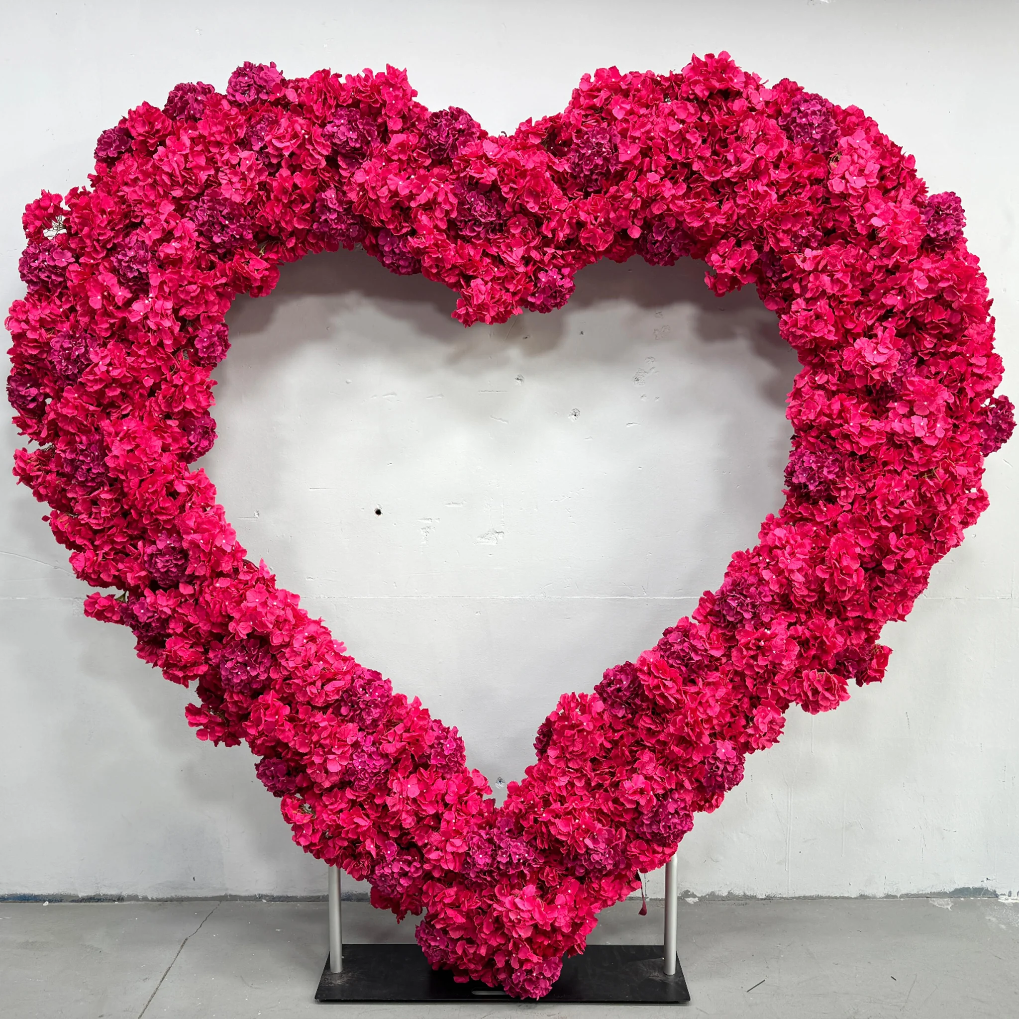 Wholesale Heart Flower Arch Backdrop Heart Shaped Artificial Flower Arch Red Hydrangea Heart Arch Wedding Decoration
Wholesale Heart Flower Arch Backdrop Heart Shaped Artificial Flower Arch Red Hydrangea Heart Arch Wedding Decoration