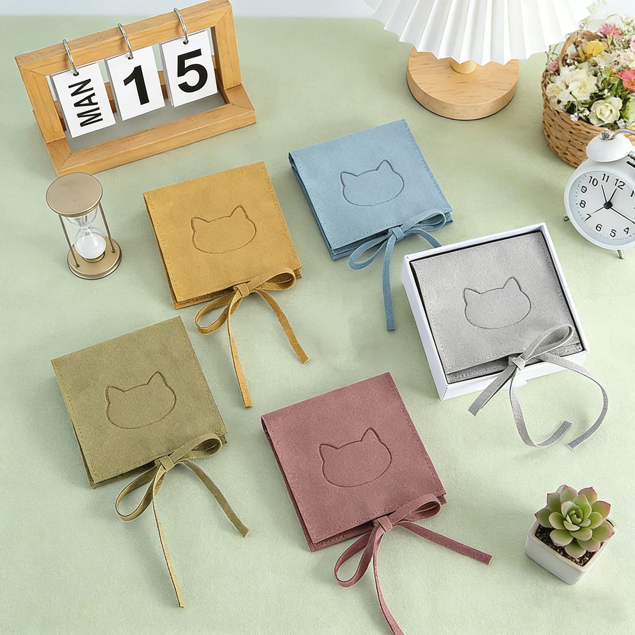 50 Personailzed Lovely Microfiber Suede Jewelry Bag Ring Earring Cosmetic Organizer Wedding Favors Candy Gift Packaging Pouch
50 Personailzed Lovely Microfiber Suede Jewelry Bag Ring Earring Cosmetic Organizer Wedding Favors Candy Gift Packaging Pouch