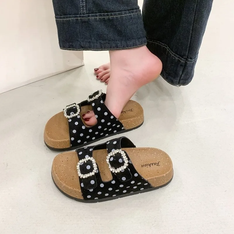 Vintage Thick Bottom Beach Slippers Women Summer 2026 Sandals Non Slip Woman Slippers
Vintage Thick Bottom Beach Slippers Women Summer 2026 Sandals Non Slip Woman Slippers