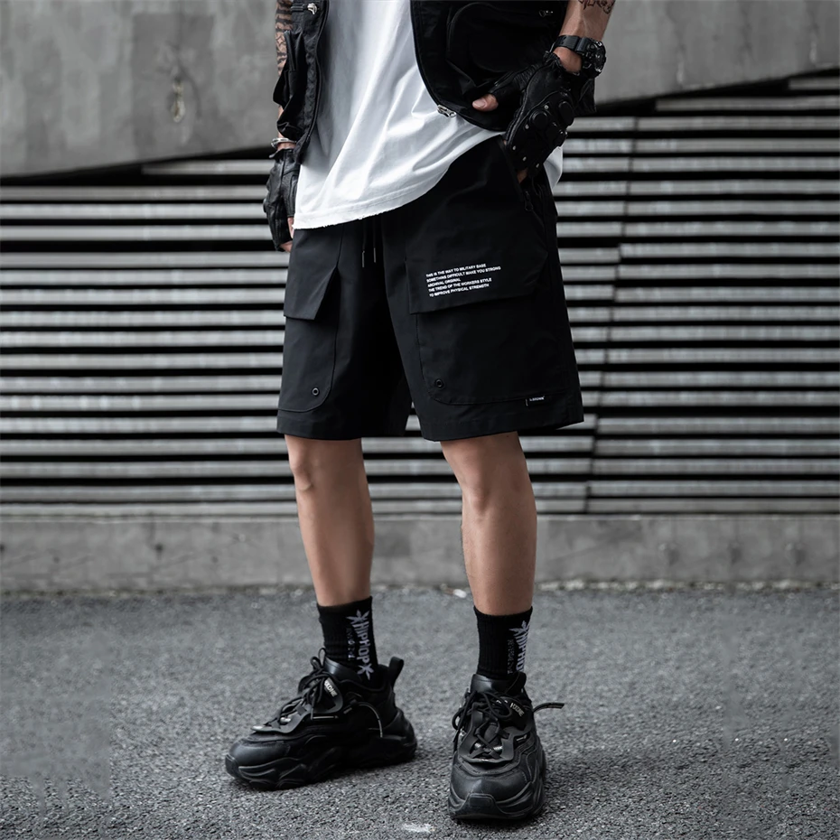 Summer Tactical Shorts Men Punk Hip Hop Cargo Pants Paratrooper Big Pockets Thin Outdoor Techwear Casual Knee Length Pants Male
Summer Tactical Shorts Men Punk Hip Hop Cargo Pants Paratrooper Big Pockets Thin Outdoor Techwear Casual Knee Length Pants Male