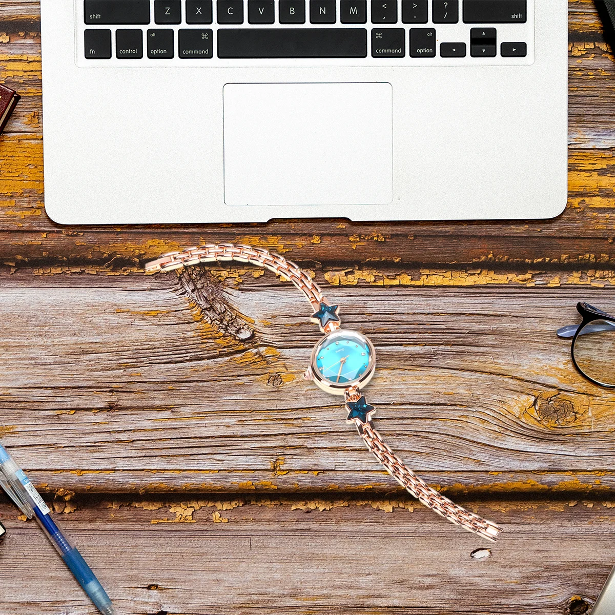 Women Watch Blue Star Rhinestone Quartz Wristwatch Delicate Waterproof Timepiece For Daily Wear Wrist Decoration
Women Watch Blue Star Rhinestone Quartz Wristwatch Delicate Waterproof Timepiece For Daily Wear Wrist Decoration