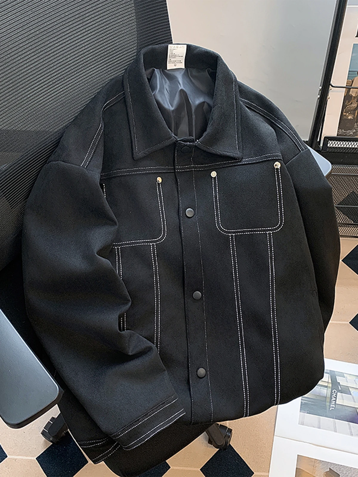 American Retro Style Sueded Jacket Men's Spring Casual Turn-down Collar Loose Long-sleeved Jacket Fashion Male Clothes
American Retro Style Sueded Jacket Men's Spring Casual Turn-down Collar Loose Long-sleeved Jacket Fashion Male Clothes