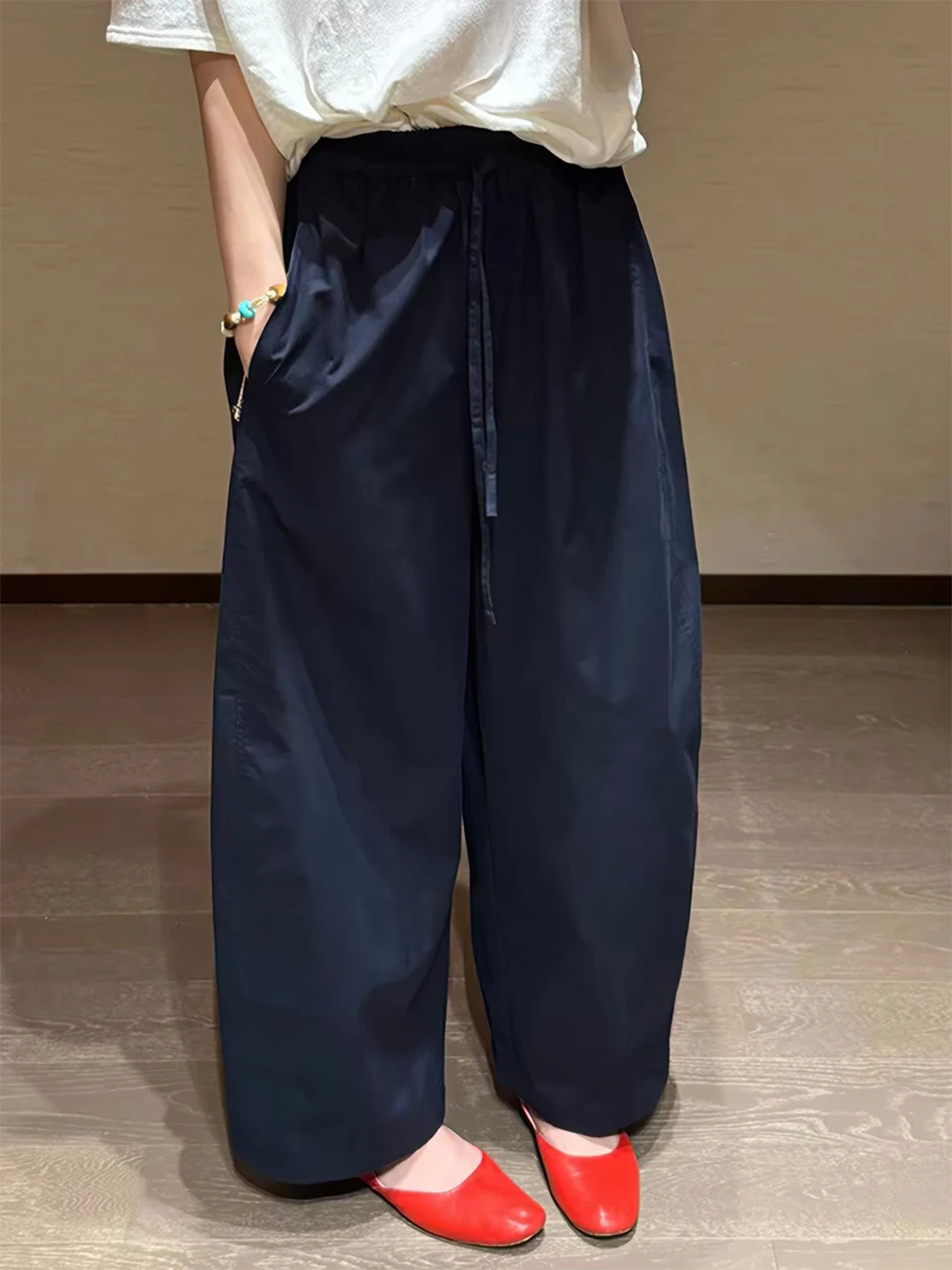 Retro Loose Leg Pants Women's Summer New Lazy Loose Sensation Cool Breathable Drawstring Quick Dry Casual Long Trousers
Retro Loose Leg Pants Women's Summer New Lazy Loose Sensation Cool Breathable Drawstring Quick Dry Casual Long Trousers