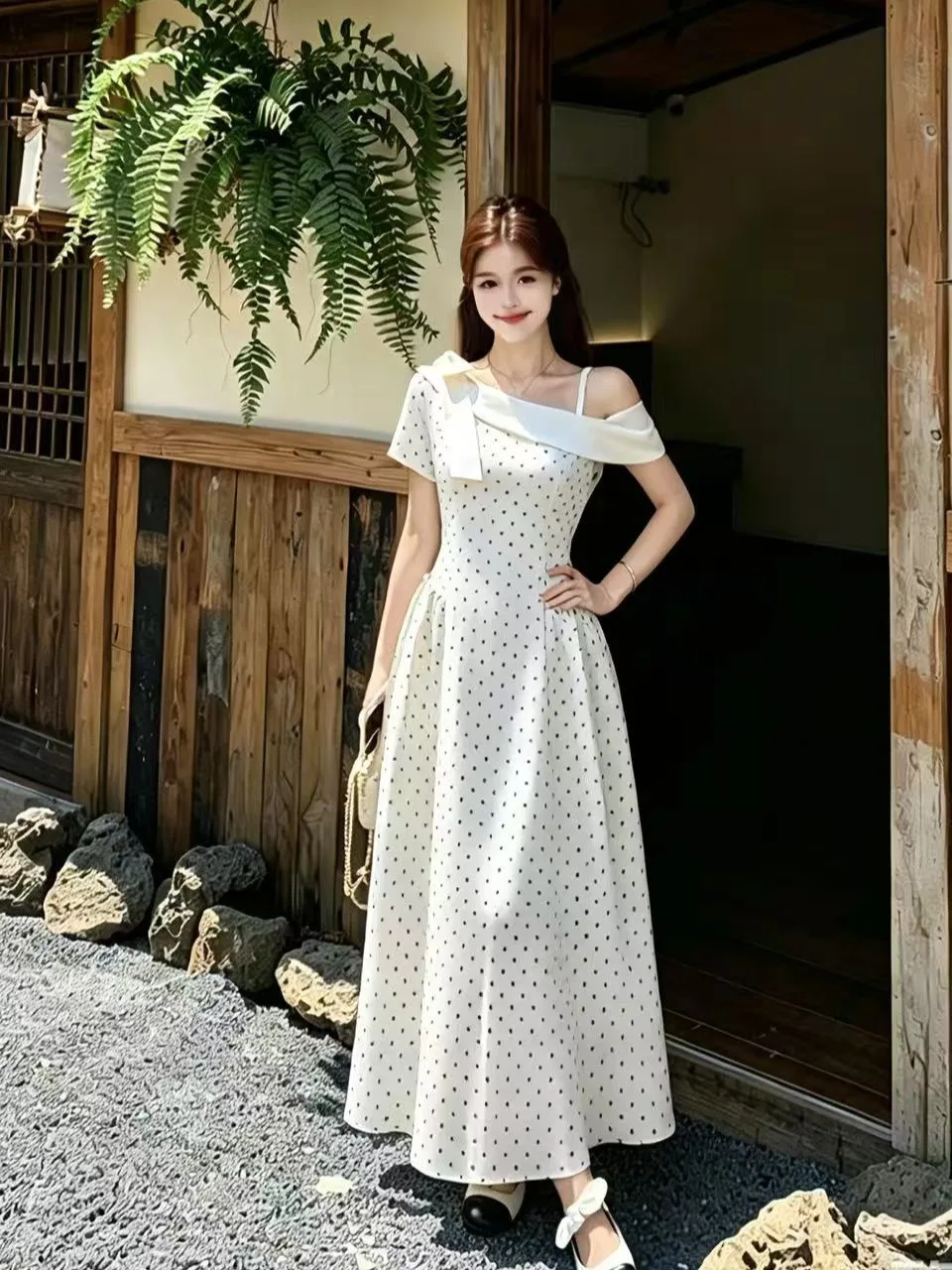 plus Size Women's Polka Dot Asymmetrical Shoulder Short Sleeve Dress Summer New Waist Cinching A-Line Skirt Korean Style Commute
plus Size Women's Polka Dot Asymmetrical Shoulder Short Sleeve Dress Summer New Waist Cinching A-Line Skirt Korean Style Commute
