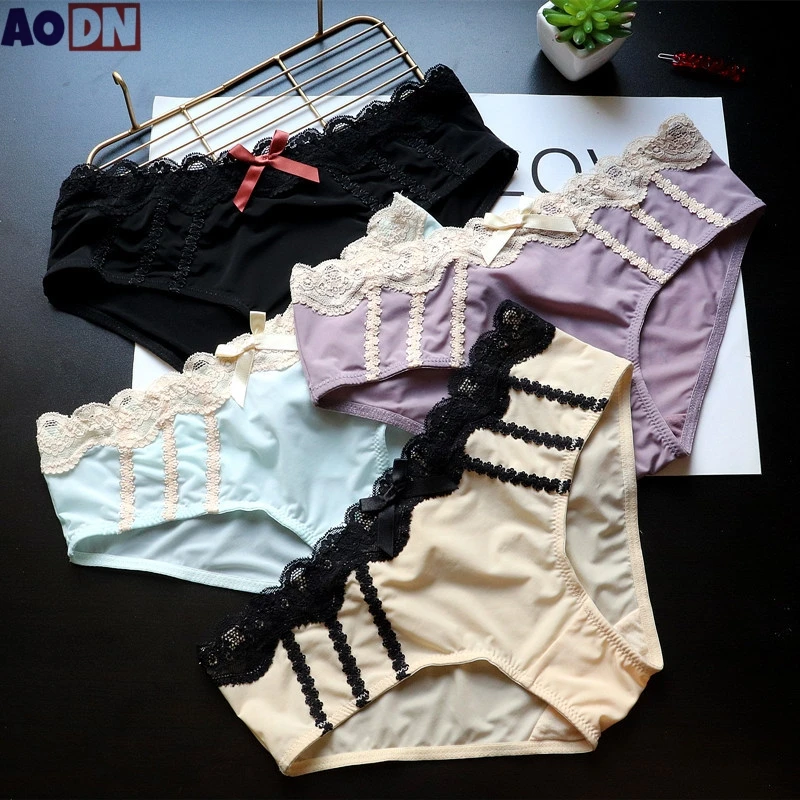 Women's Embroidery Lace Edge Knickers Breathable Ice Silk Lady Panties Sexy Wrap Buttocks Briefs Cotton Crotch Girls' T-pants
Women's Embroidery Lace Edge Knickers Breathable Ice Silk Lady Panties Sexy Wrap Buttocks Briefs Cotton Crotch Girls' T-pants