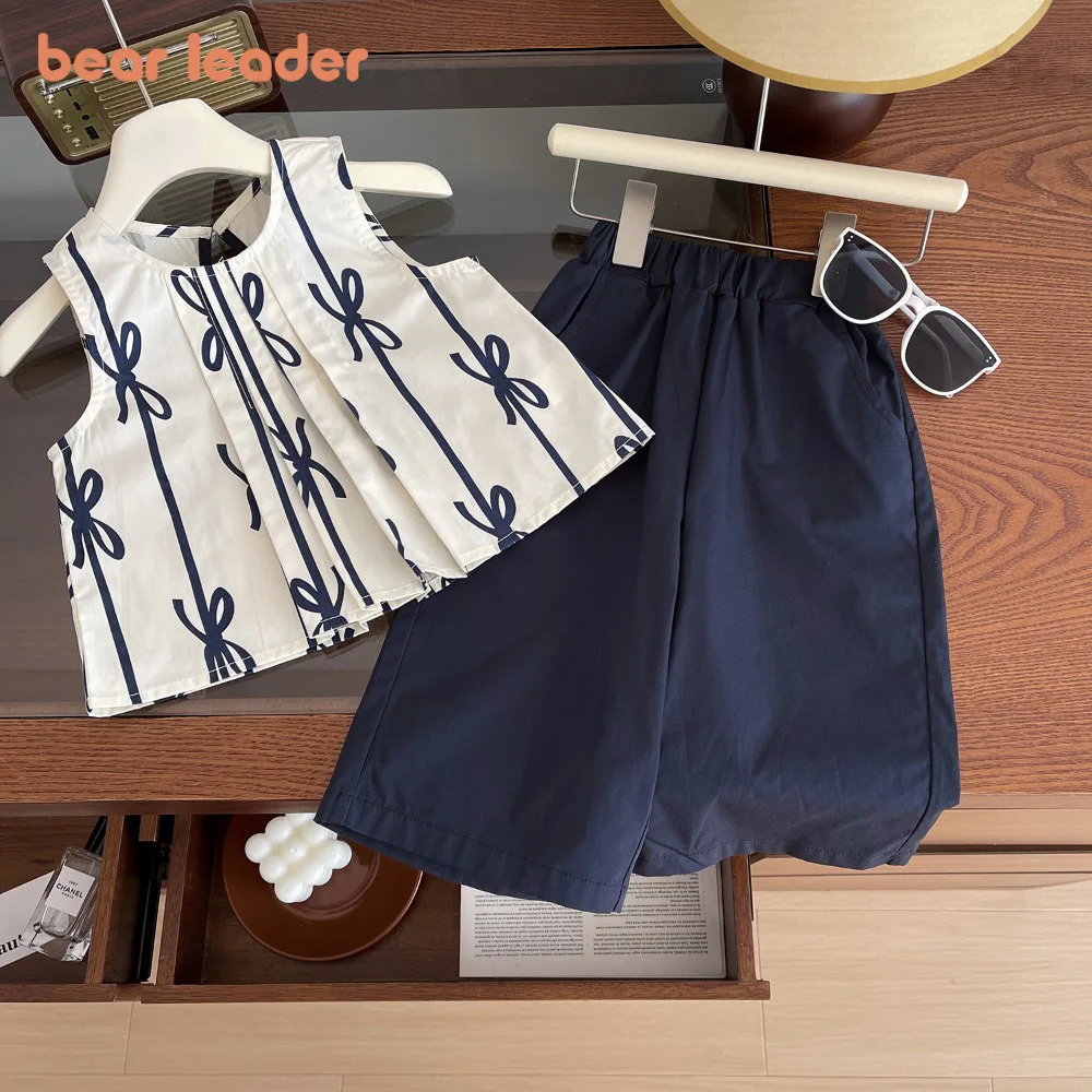 Bear Leader Summer New Korean Version Girls' Suit Striped Bow Printed Sleeveless Top+Wide Leg Pants 2Pcs Set Casual Kids Clothes
Bear Leader Summer New Korean Version Girls' Suit Striped Bow Printed Sleeveless Top+Wide Leg Pants 2Pcs Set Casual Kids Clothes