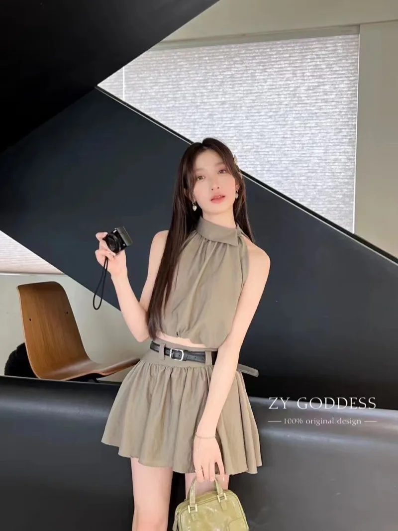 Casual Sexy Suit Women's Summer Loose Halter Vest Top High Waist A-line Mini Skirt Two-piece Set Fashion Female Clothes
Casual Sexy Suit Women's Summer Loose Halter Vest Top High Waist A-line Mini Skirt Two-piece Set Fashion Female Clothes