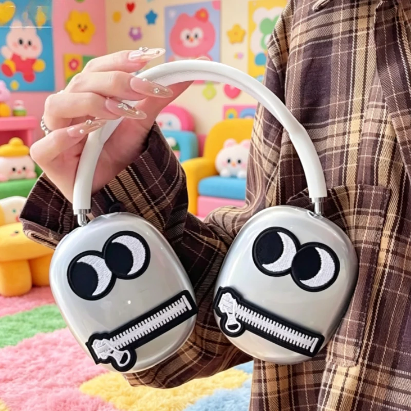 Cute Cartoon Embroidered Headphone Case for AirPods Max Soft TPU Protective Cover with Zipper Mouth Design Fashion Accessory
Cute Cartoon Embroidered Headphone Case for AirPods Max Soft TPU Protective Cover with Zipper Mouth Design Fashion Accessory