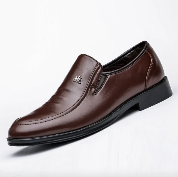 Spring new leather shoes for men, business formal leather shoes, casual shoe covers, middle-aged and elderly dad shoes
Spring new leather shoes for men, business formal leather shoes, casual shoe covers, middle-aged and elderly dad shoes